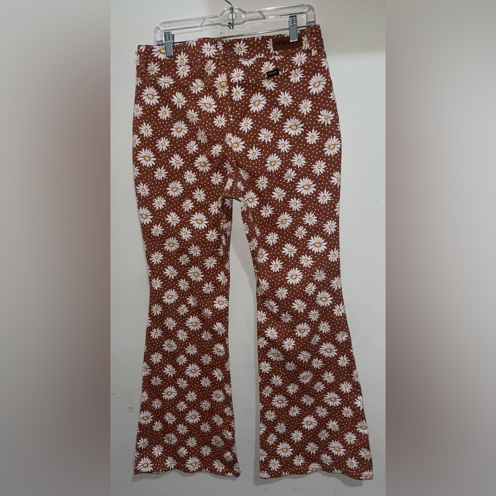 NWoT Wrangler high Rise Fierce Flare leg Daisy Print Floral Jeans - Picture 11 of 11